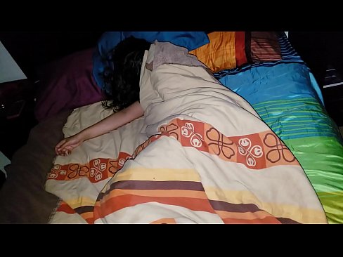 ❤️ Styvbarn som skäller ut sin unga styvmor medan hon sover. ❤ Porno vk at sv.porno24-7.ru ☑