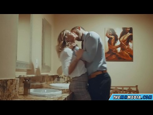 ❤️ När en bystig blondin förför dig på en offentlig toalett ❤ Porno vk at sv.porno24-7.ru ☑